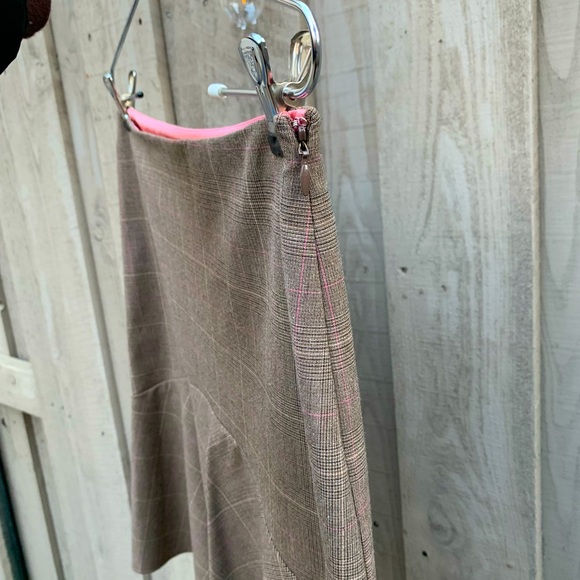 Brown Plaid Bebe Pencil Skirt - Size 2 - Picture 4 of 4